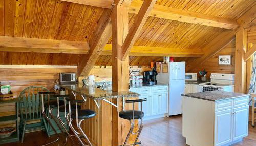 Spacious Salmon River Waterfront Lodge for 6 - Foto 5
