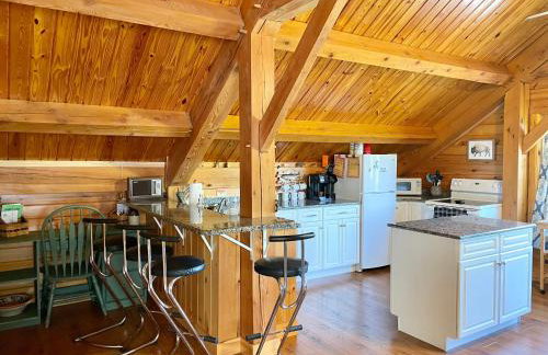 Spacious Salmon River Waterfront Lodge for 6 - Foto 5