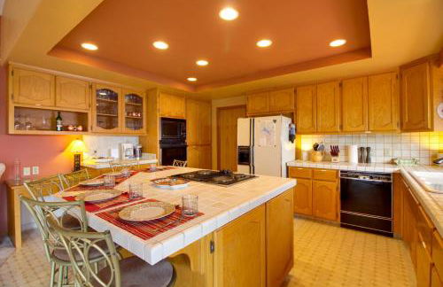 Spacious Kelseyville Home with Large Lakefront Deck! - Foto 9