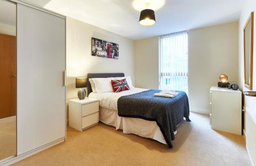 ShortstayMK Vizion apartments, with free superfast wi-fi, parking - Foto 112