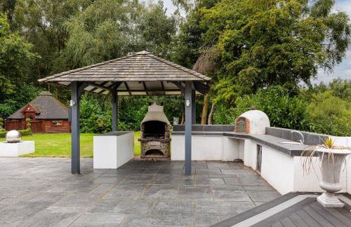 Mereside House Private Pool Retreat - Photo 6