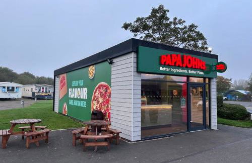 Elite Retreat Blackpool - Photo 28