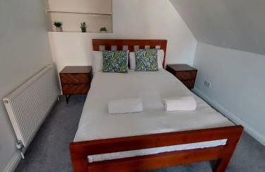 By-the-Beach, Sea view 2 bedroom Loft Studio Apartment & Free Parking - Foto 12