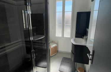 Maison chaleureuse avec terrasse privative proche de la gare et du centre-ville - Foto 13