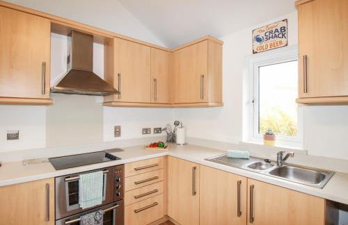 Beside the Sea - Photo 13