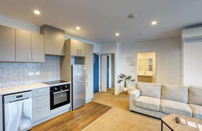 Ramada Suites By Wyndham Victoria Street West - Photo 30