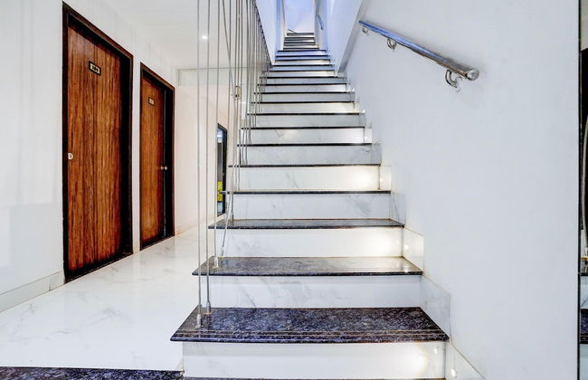 Comfy Stays at Lokhandwala Andheri West - Foto 25