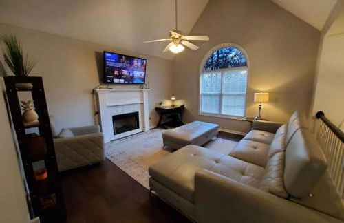 Lovely 5 Bedrooms, 3 Full Baths Home Near Parks! - Foto 1