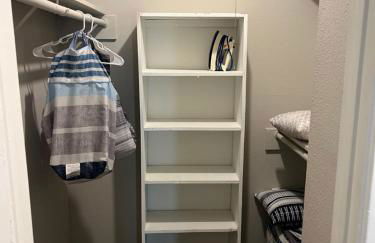 Beautiful 1-bedroom Townhome with nice amenities - Foto 16