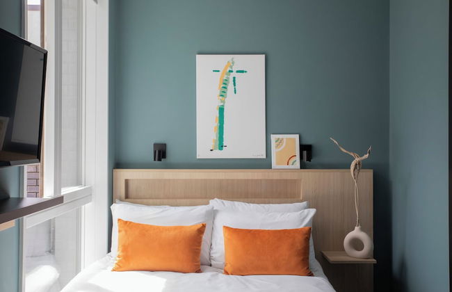 Bob W Tower Hill Studios - Photo 2