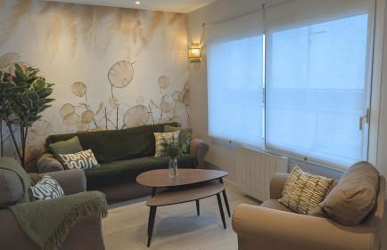 Beautiful beachfront apartment, 180d sea and cliff view - Foto 3