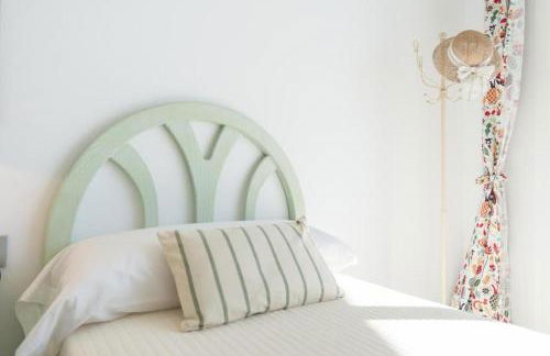 SEA VIEW & BEACH ACCESS - Center - Parking - Photo 22