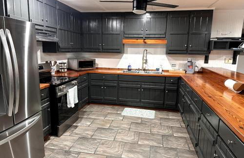 Peaceful Lake House - Photo 25