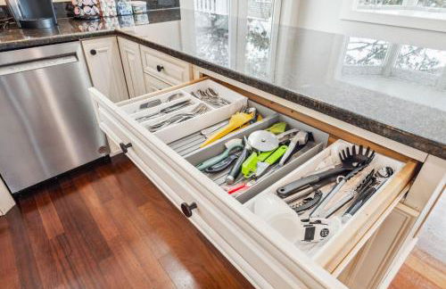 Seaside Serenity Steps to Beach Deck & Porch - Foto 25