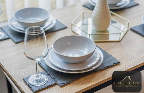 Spacious 4 Bedroom Leeds House - Ideal for Family and Contractors - Free WIFI and Free Parking - Foto 6