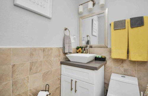 Central Yellow Gem: Cozy Views & Proximity - Foto 12