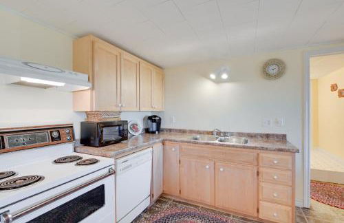 Maine Retreat with Ocean Views, Walk to Downtown! - Photo 14