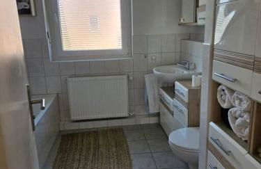 Ferienwohnung Für Gäste mit Niveau,Monteurewohnung mit 3 separaten Schlafzimmern,Parkplatz für Großes Fahrzeug vorhanden 8,5m lang - Foto 34