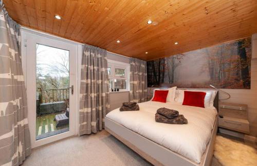 Mistletoe One Luxury Lodge with Hot Tub Windermere - Photo 24
