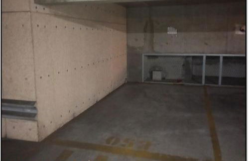 Roi de la Seine à Paris, stade, Gare parking et terrasse - Foto 15