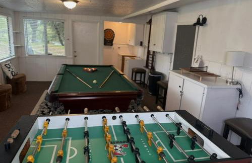 The Happy Cabin w/ hot tub - Foto 13