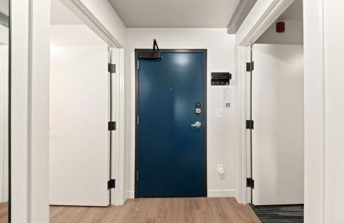 2BR Apartment in DT with Parking - Foto 36