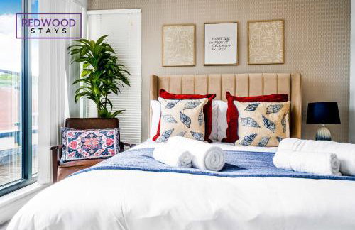 Penthouse Serviced Apartment in Camberley Town Centre with Free Parking, Free WiFi, Lift and Balcony Access By Redwood Stays - Foto 16