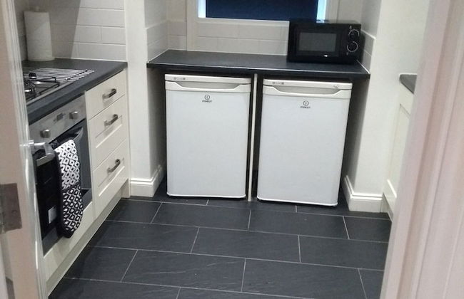 Clifton Apartment - Photo 13