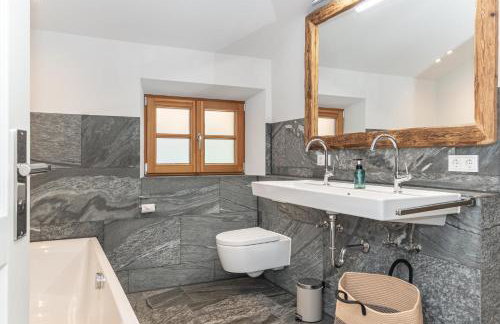 Chalet Kreuth II - Private Alpine Chalet next to Tegernsee for Family & Friends - including Sauna & free parking - Foto 36