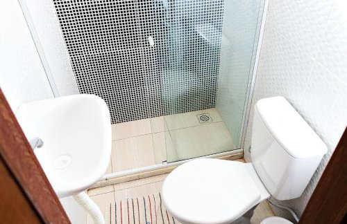 Casa com Churrasqueira e Piscina em Camacari BA - Foto 11