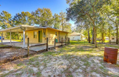 Williston Home with Yard 6 Mi to Devils Den Spring - Foto 3