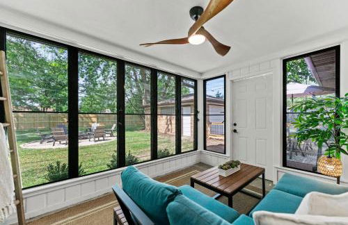 Entertainment Haven w Firepit, Games & Fenced Yard - Foto 1