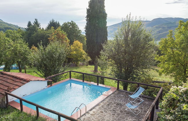 Rustic Chalet With Pool - Photo 11