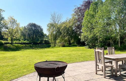 Stunning Manor Farmhouse - Photo 11