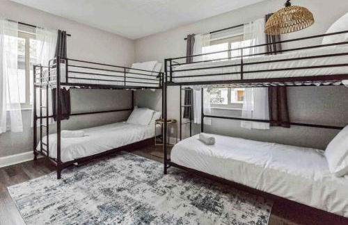 South Tampa 3BR with Backyard that Sleeps 10 - Foto 17