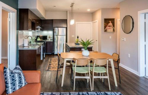 First Floor 2B2B • Pool, Gym, Dog Park • Near DTA - Foto 4