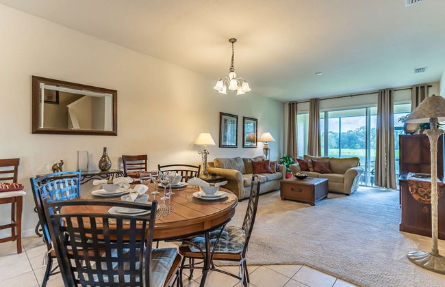 2633 Trafalgar Village - Photo 12