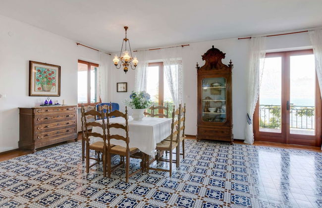 Villa in Torri del Benaco With Lake Garda Views - Photo 27