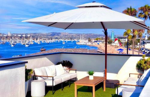 Luxury Ocean-View Rooftop | Steps to Beach | A/C - Photo 1