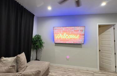 The Canvas Modern 4BR Retreat Rooftop - Photo 1