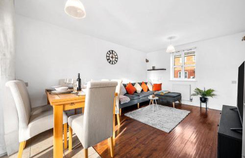 Stylish 3BR Home - Sleeps 7 - 15 Min to City Centre, Parking Garden & Fast Wi-Fi - Foto 9