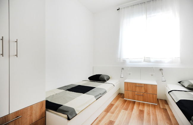 Apartments Hills - Photo 2