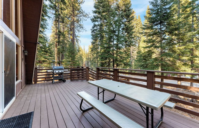 Lundy Bearden Serene Tahoe Retreat With Deck, Fireplace, and Forest Views - Foto 34