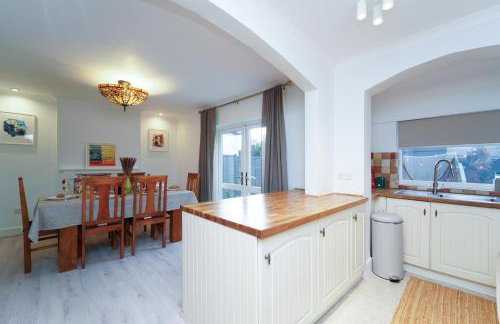 Gaia Cottages 3BR Home with Parking,WIFI,Garden,EV & Desk - Foto 11