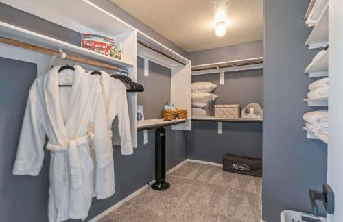 Heated Pool, Hot Tub, Games & more! - Photo 22