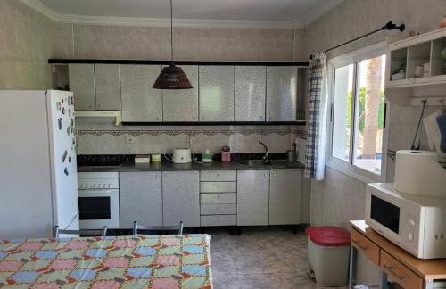 Three-bedroom apartment - Photo 6