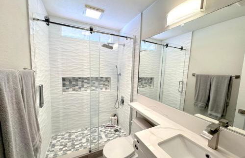 Rainforest Villa 4 Bedroom PoolSpa Walk2Disneyland - Foto 26