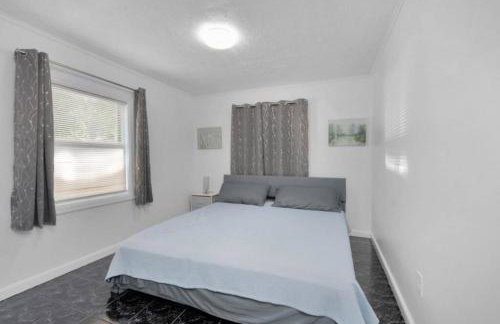 Spacious Home Minutes to the Beach - Foto 18