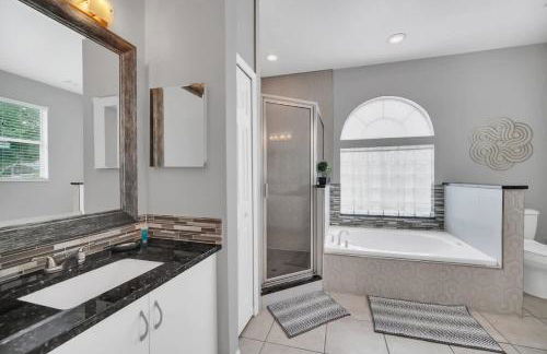 New 5 bedroom Disney Sanctuary - Photo 28