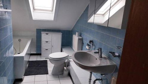 Schräge Nummer in Neheim - Balkon, Wlan & Zentral - Foto 4